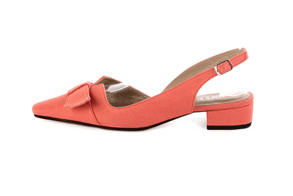 French elegance and refinement for these peach orange dress slingback shoes, with a knot, 
                available in many subtle leather and colour combinations. The pretty French spirit of this beautiful pump will accompany your steps nicely and comfortably.
To be personalized or not, with your materials and colors.  
                Matching clutches for parties, ceremonies and weddings.   
                You can customize these shoes to perfectly match your tastes or needs, and have a unique model.  
                Choice of leathers, colours, knots and heels. 
                Wide range of materials and shades carefully chosen.  
                Rich collection of flat, low, mid and high heels.  
                Small and large shoe sizes - Florence KOOIJMAN